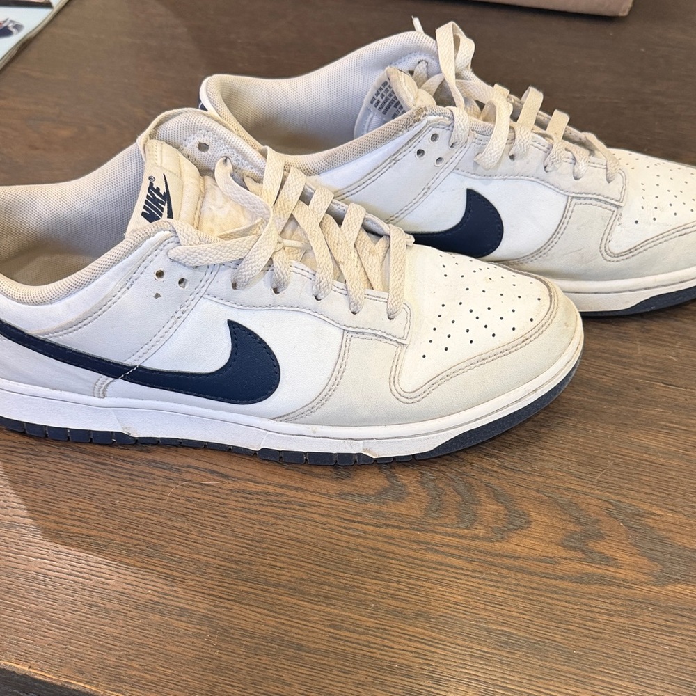 Nike Men's white/gray and navy dunks. 9.5.